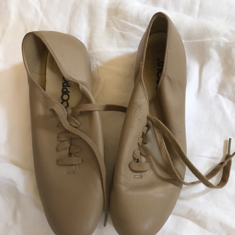 Tap shoes